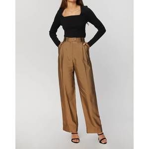 NEW BY JOHNNY. clare crop sleeve top in black